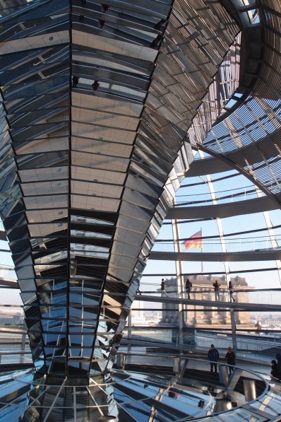 Interior de la cúpula del Reichstag 